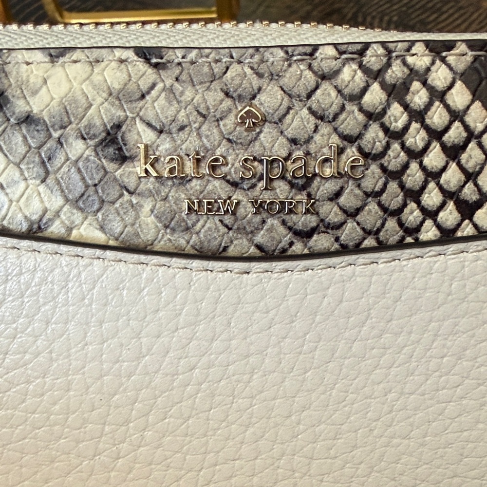 Kate Spade Leila Large Continental Wallet White Snakeskin Print | GUC - Picture 4 of 5